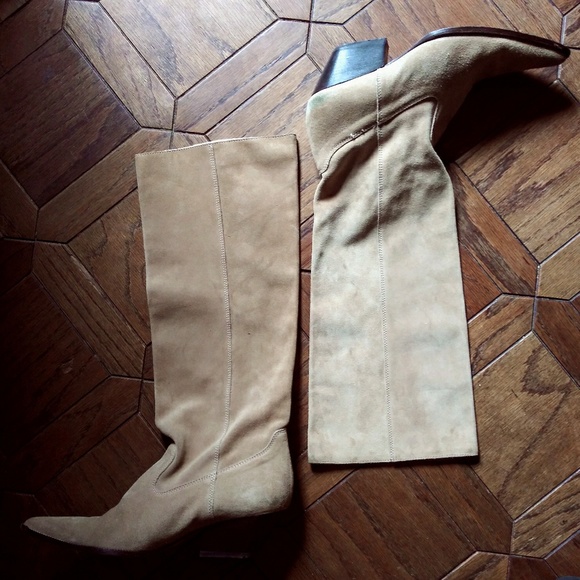 ❌❌Sold❌❌ {Michael Kors} Avery Suede Slouchy Boots - Picture 4 of 8